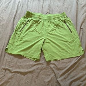 Green shorts 🩳